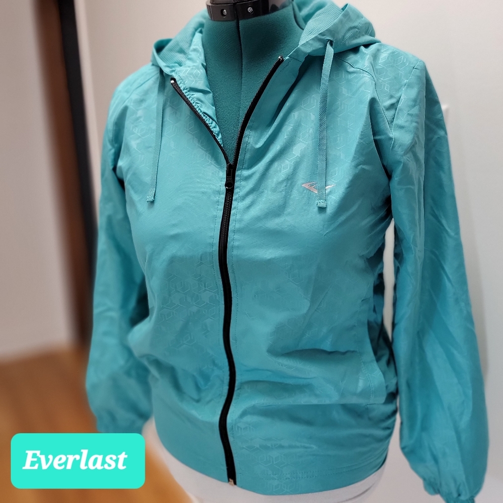 Everlast Mesh lined lightweight zip up jacket. Size medium.
